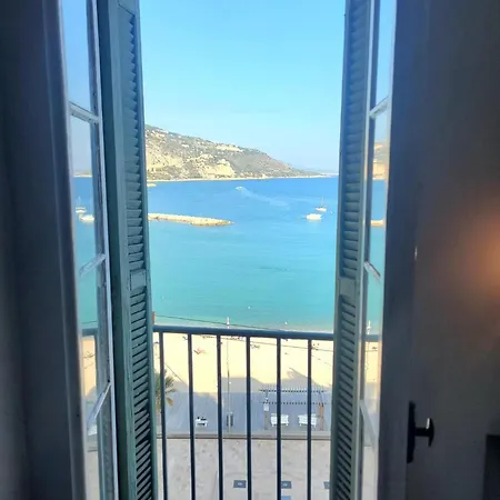 Menton, Old Town Apartmán